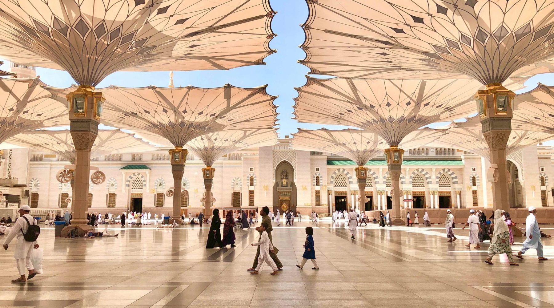 Doa Masuk Masjid Nabawi, Arab, Latin dan Artinya